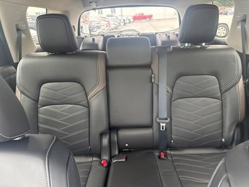 Used 2024 Nissan Pathfinder Platinum w/ Cargo Package AWD/4WD image 20