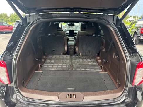 Used 2022 Ford Explorer King Ranch w/ Technology Package AWD/4WD image 12