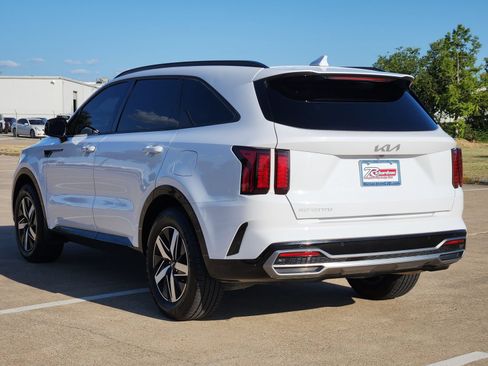 Used 2023 Kia Sorento S w/ Panoramic Sunroof Package FWD image 4