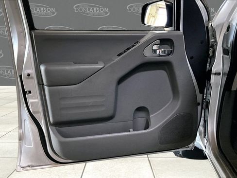 Used 2017 Nissan Frontier SV AWD/4WD image 13
