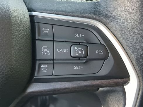 Certified 2022 Jeep Grand Cherokee L Limited image 26