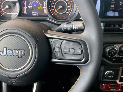 Used 2024 Jeep Wrangler Unlimited Sport AWD/4WD image 22
