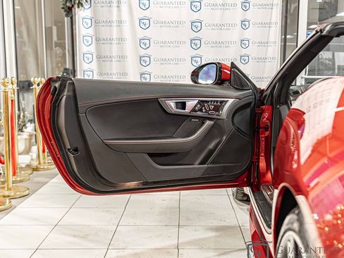 Used 2016 Jaguar F-TYPE R image 27