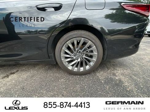 Used 2025 Lexus ES 300h Ultra Luxury FWD image 24