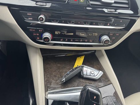 Used 2018 BMW 540i xDrive w/ Premium Package image 38