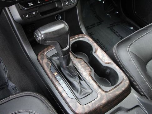 Used 2021 GMC Canyon Denali image 28