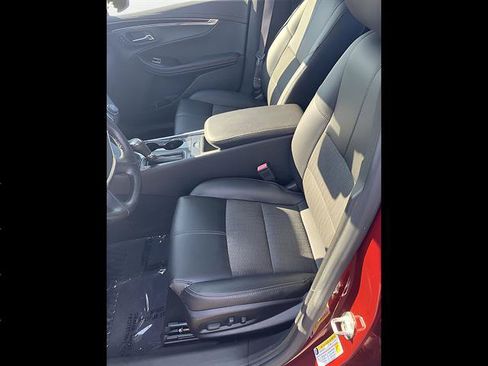 Used 2017 Chevrolet Impala LT w/ Convenience Package FWD image 11