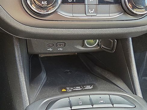 Used 2025 Buick Envista Preferred w/ Convenience II Package image 30