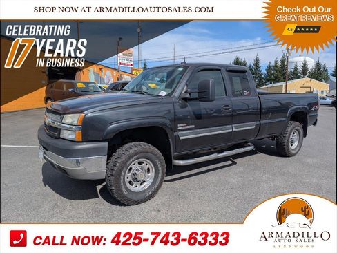 Used 2004 Chevrolet Silverado 2500 LT AWD/4WD image 1