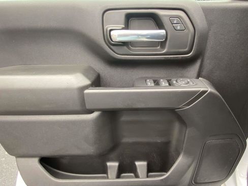 Used 2024 GMC Sierra 2500 Pro w/ Convenience Package image 15