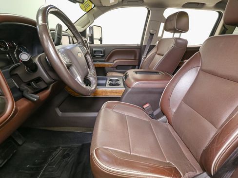 Used 2016 Chevrolet Silverado 3500 High Country image 41