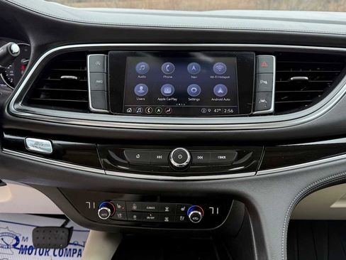 Used 2024 Buick Enclave Avenir image 21