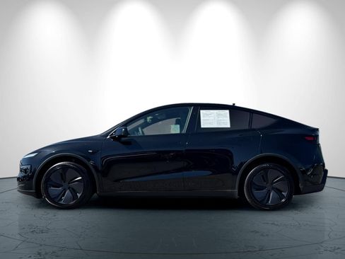 Used 2026 Tesla Model Y 2WD image 7