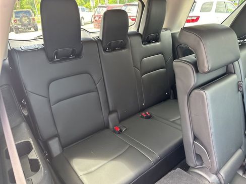 Used 2022 Nissan Pathfinder SL AWD/4WD image 23