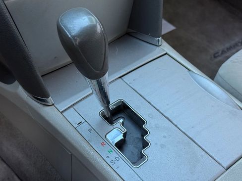 Used 2010 Toyota Camry image 26