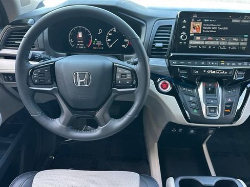 Used 2025 Honda Odyssey Elite image 13