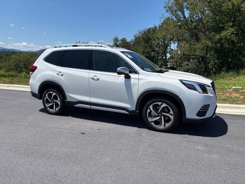 Certified 2024 Subaru Forester Touring AWD/4WD image 7