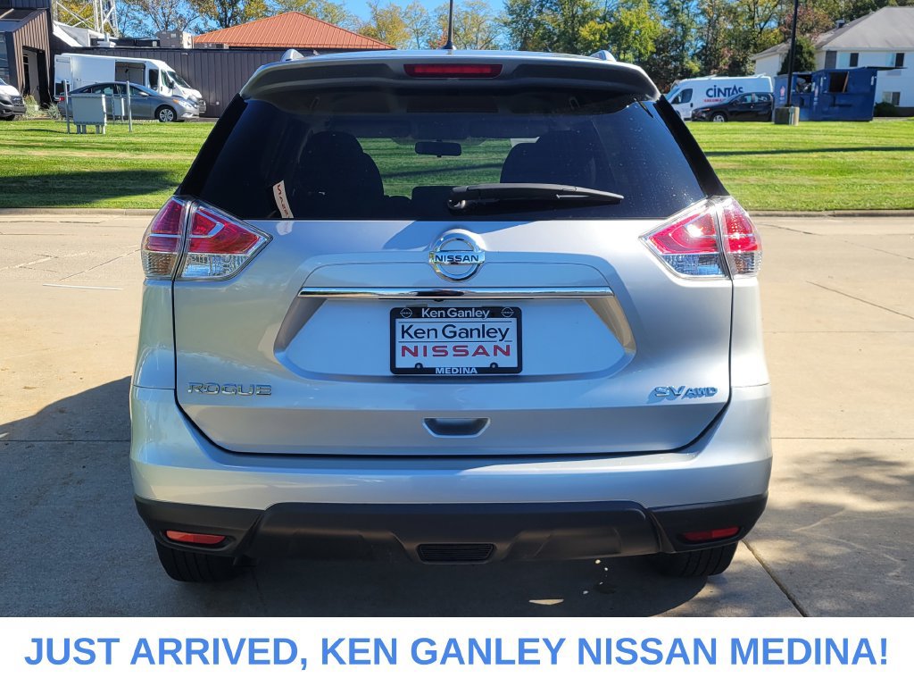 Used 2016 Nissan Rogue SV w/ SV Premium Package AWD/4WD image 4