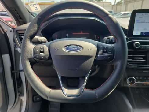 Used 2025 Ford Escape ST-Line Select AWD/4WD image 21