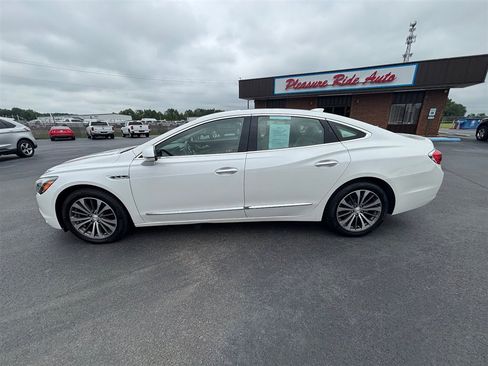 Used 2018 Buick LaCrosse Essence FWD image 2