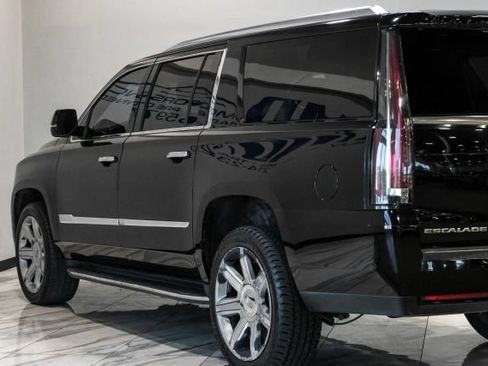 Used 2020 Cadillac Escalade ESV Luxury RWD image 15