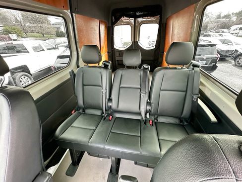 Used 2025 Mercedes-Benz Sprinter 2500 image 21