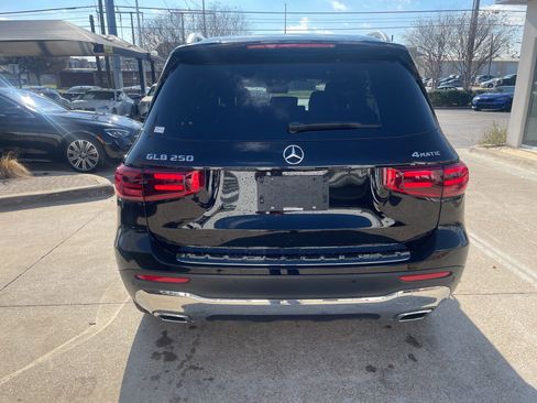 Used 2025 Mercedes-Benz GLB 250 4MATIC w/ Winter Package image 6
