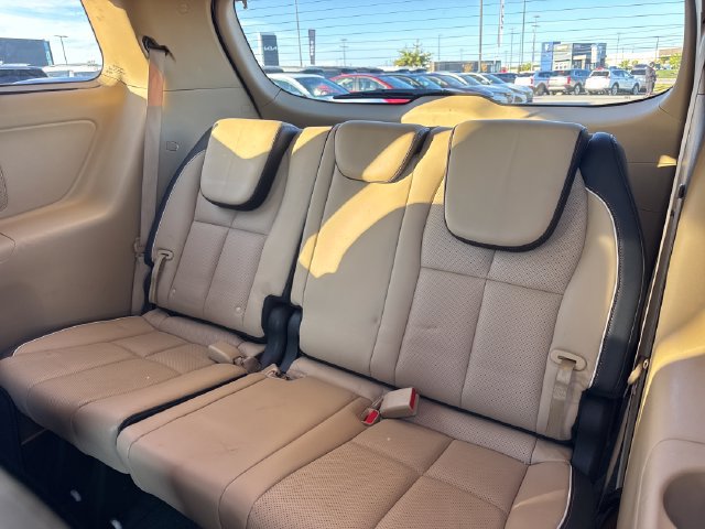 Used 2016 Kia Sedona SX Limited FWD image 15