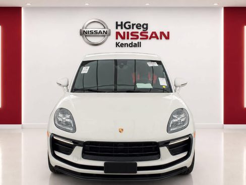Used 2022 Porsche Macan AWD/4WD image 5