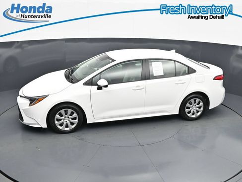 Used 2025 Toyota Corolla LE w/ Convenience Package FWD image 22