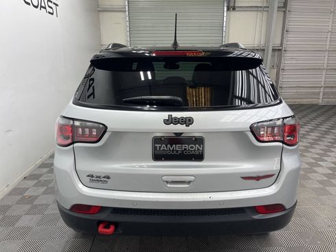 Used 2025 Jeep Compass Trailhawk AWD/4WD image 10