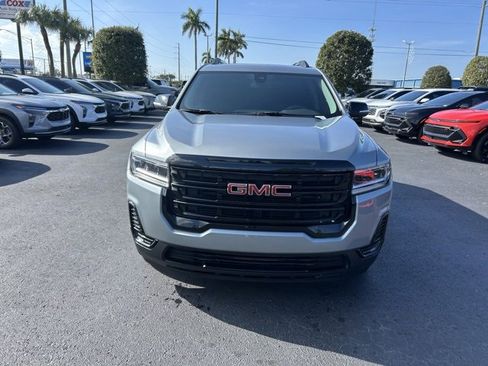 Certified 2023 GMC Acadia SLE w/ Driver Convenience Package image 2