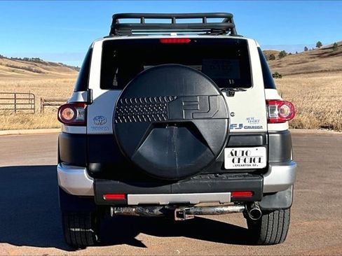 Used 2014 Toyota FJ Cruiser 4WD image 6