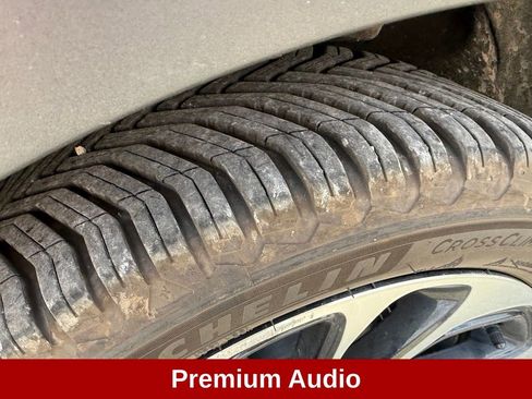 Used 2022 Chevrolet Bolt EUV Premier FWD image 12