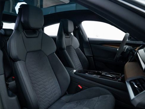 Used 2023 Audi e-tron GT Premium Plus image 24