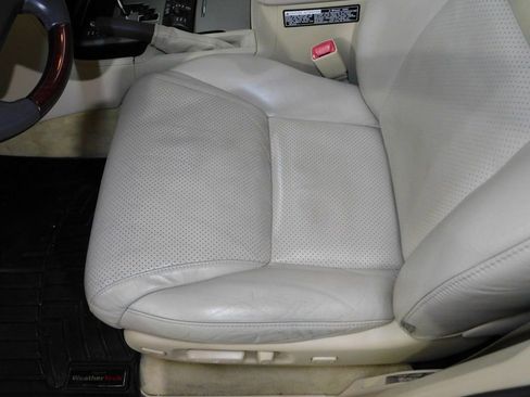 Used 2013 Lexus LX 570 570 w/ Luxury Pkg w/Pre-crash image 36