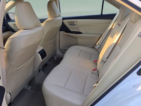 Used 2017 Toyota Camry XLE w/ Moonroof Package FWD image 10