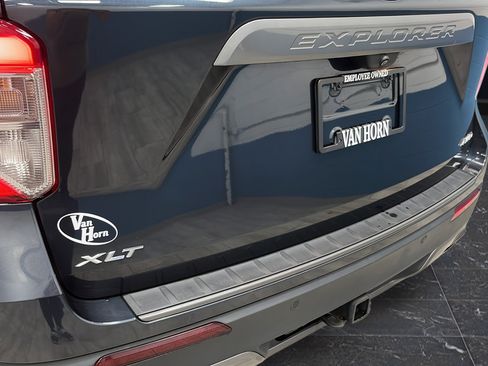 Used 2023 Ford Explorer XLT w/ Equipment Group 202A AWD/4WD image 41