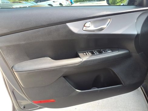 Used 2024 Kia Forte LXS FWD image 13