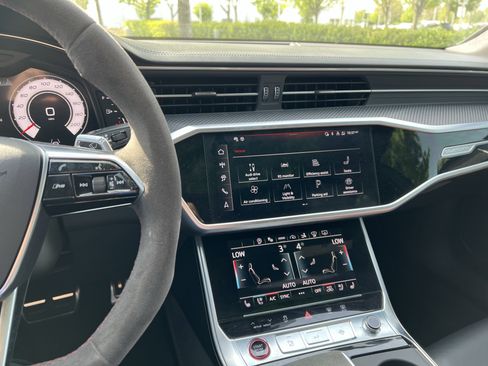 Used 2024 Audi RS 7 Performance image 18