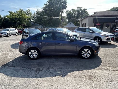 Used 2014 Chevrolet Cruze LS FWD image 13