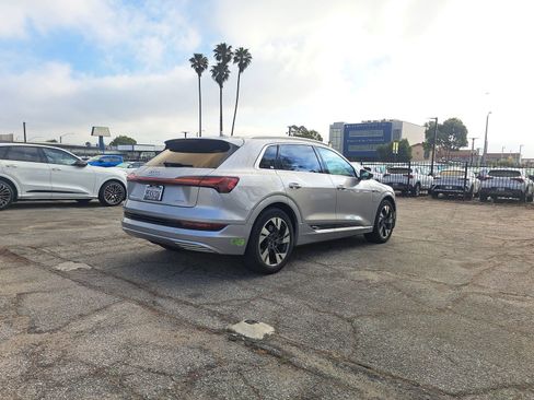 Certified 2023 Audi e-tron Premium Plus w/ Premium Plus Package AWD/4WD image 3