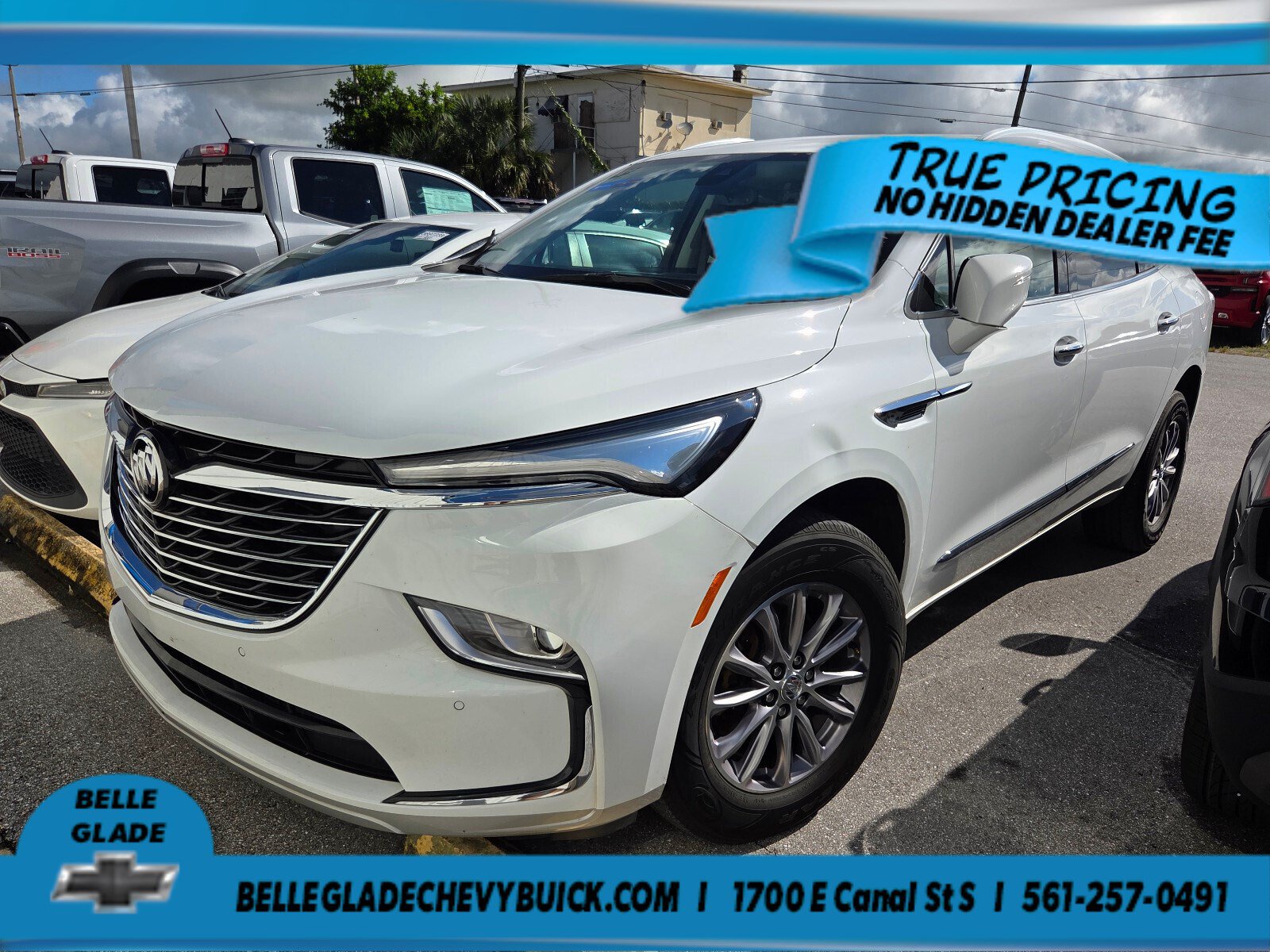 Used 2023 Buick Enclave Essence FWD image 1