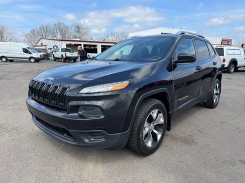 Used 2016 Jeep Cherokee Sport w/ Cold Weather Group image 1