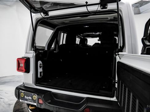 Used 2022 Jeep Wrangler Unlimited Rubicon w/ Xtreme Recon 35" Tire Package image 98