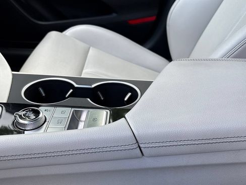 Used 2024 Genesis G70 2.5T RWD image 23