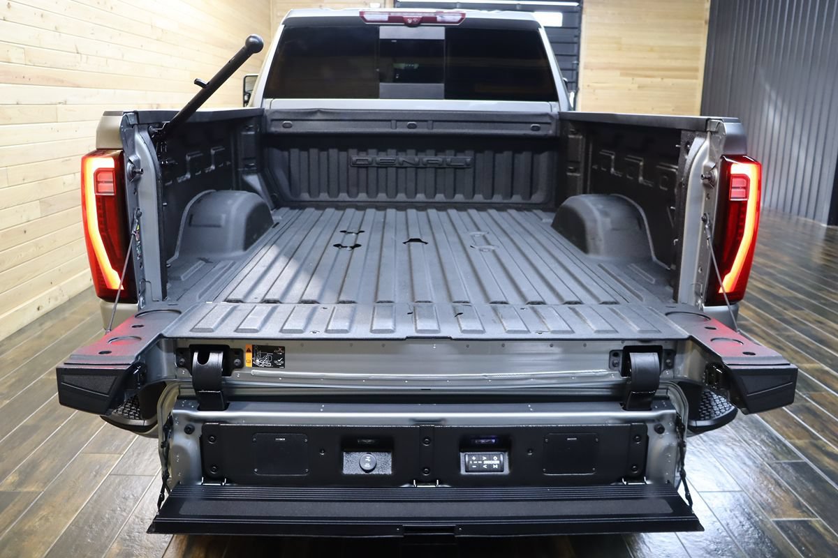 Used 2024 GMC Sierra 2500 Denali Ultimate AWD/4WD image 37