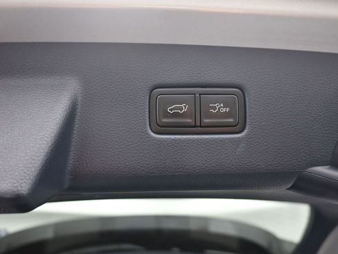 Used 2025 Kia Carnival SX w/ SX Dark Edition Package image 11