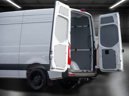 Used 2025 Mercedes-Benz Sprinter 2500 image 36
