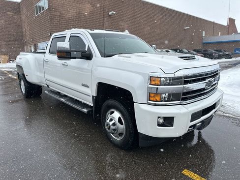 Used 2019 Chevrolet Silverado 3500 High Country w/ Duramax Plus Package image 2
